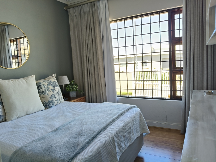 4 Bedroom Property for Sale in Wavecrest Eastern Cape